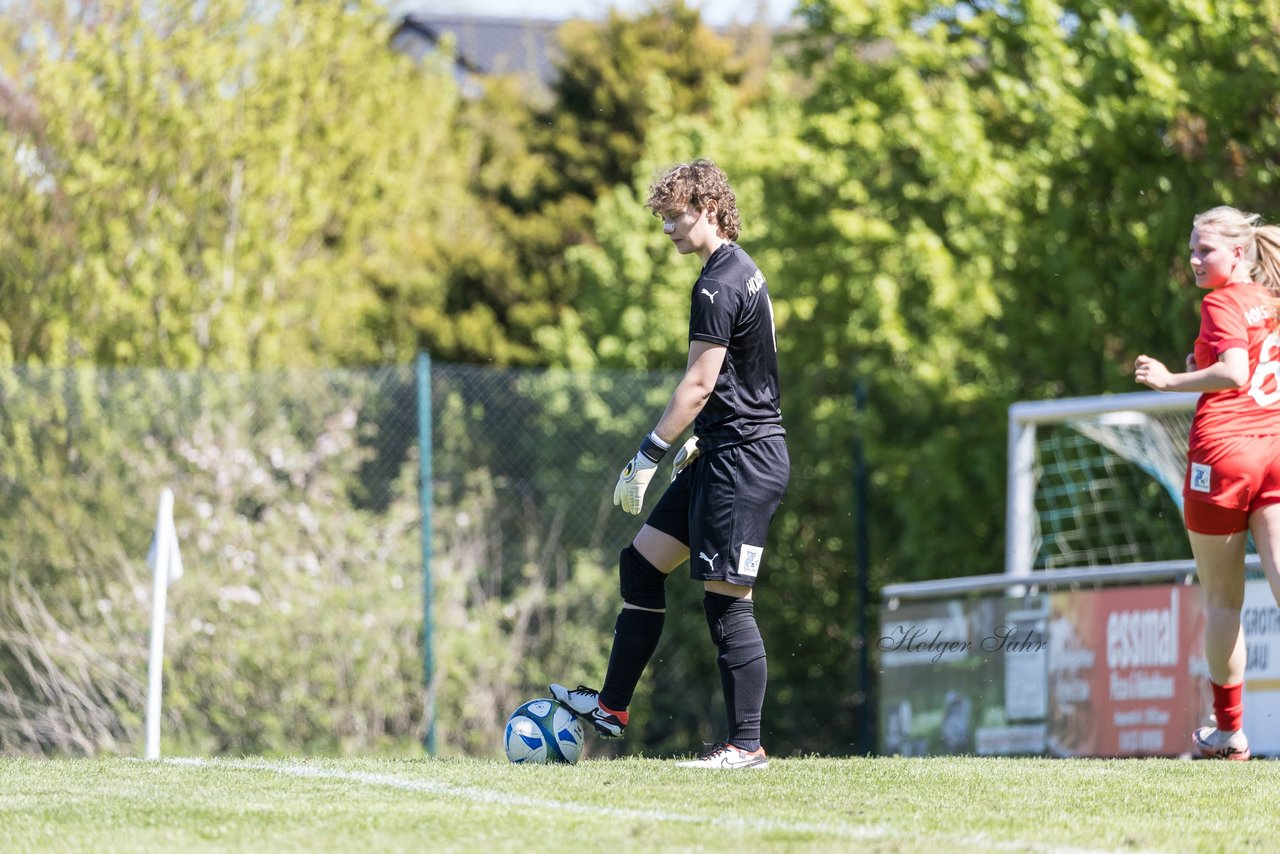 Bild 123 - F TSV Zarpen - Holstein Kiel II : Ergebnis: 2:6